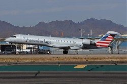322_CRJ700_N707SK_American_Eagle.jpg
