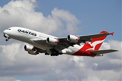 Qantas_A380-842_VH-OQE.jpg