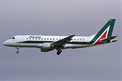 132_EMB170_EI-RDE_Alitalia.jpg