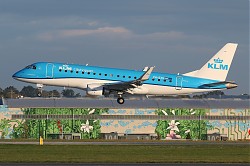 2059_ERJ-175_PH-EXU_KLM_1400.jpg
