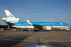 2968_MD11_PH-KCB_KLM_Farewell.jpg