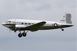 9834_DC-3_N47E.jpg