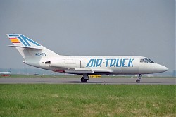 Falcon_20_EC-EIV_Air_Truck_Bru_1989.jpg