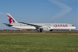 Qatar_Airways_B787-9_Dreamliner_A7-BHE_-_05_-_1600_-_EHBK_-_20210330.jpg
